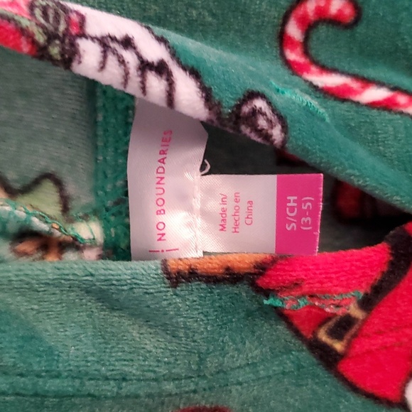 5/$15 Green Dog Christmas Shirt, size S - Picture 3 of 6